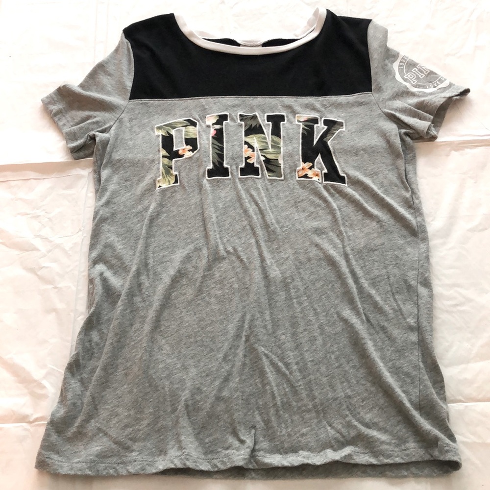 Victoria’s Secret PINK T Shirt - Small